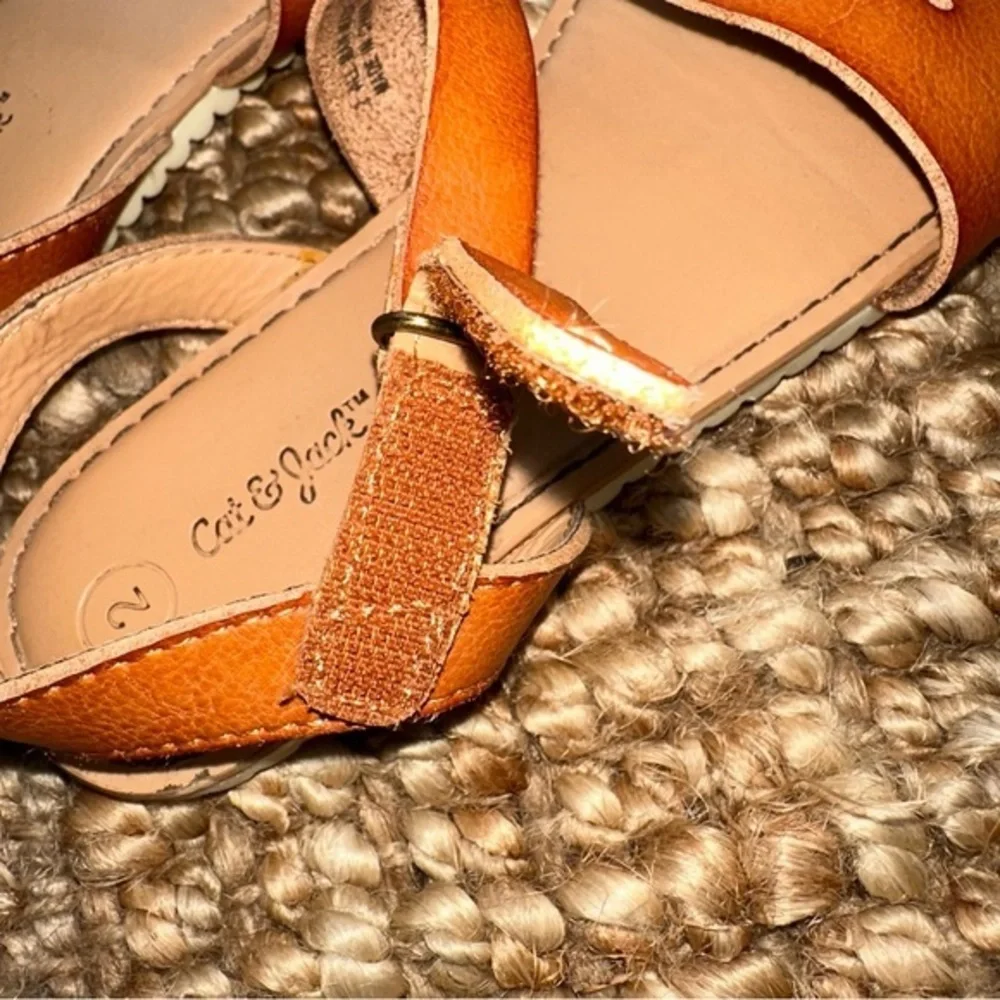 Cat‎ & Jack sandals tan Velcro closure kids size 2